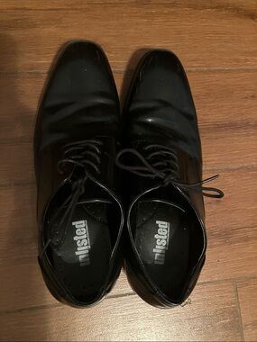 Unlisted Men’s Black Patent Lace-Up Oxfords Size 10 Gently Used